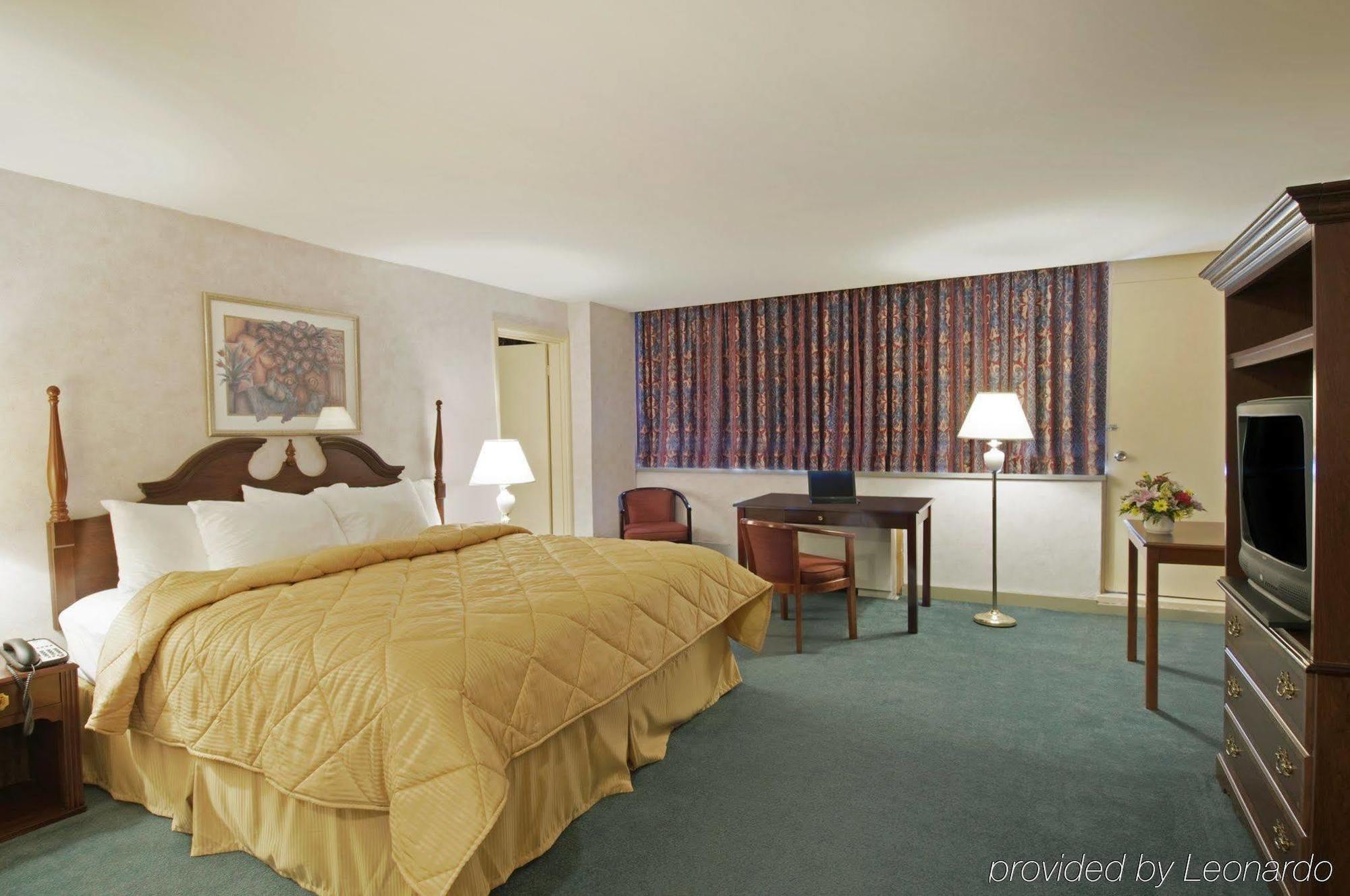 Econo Lodge Smiths Falls Room photo